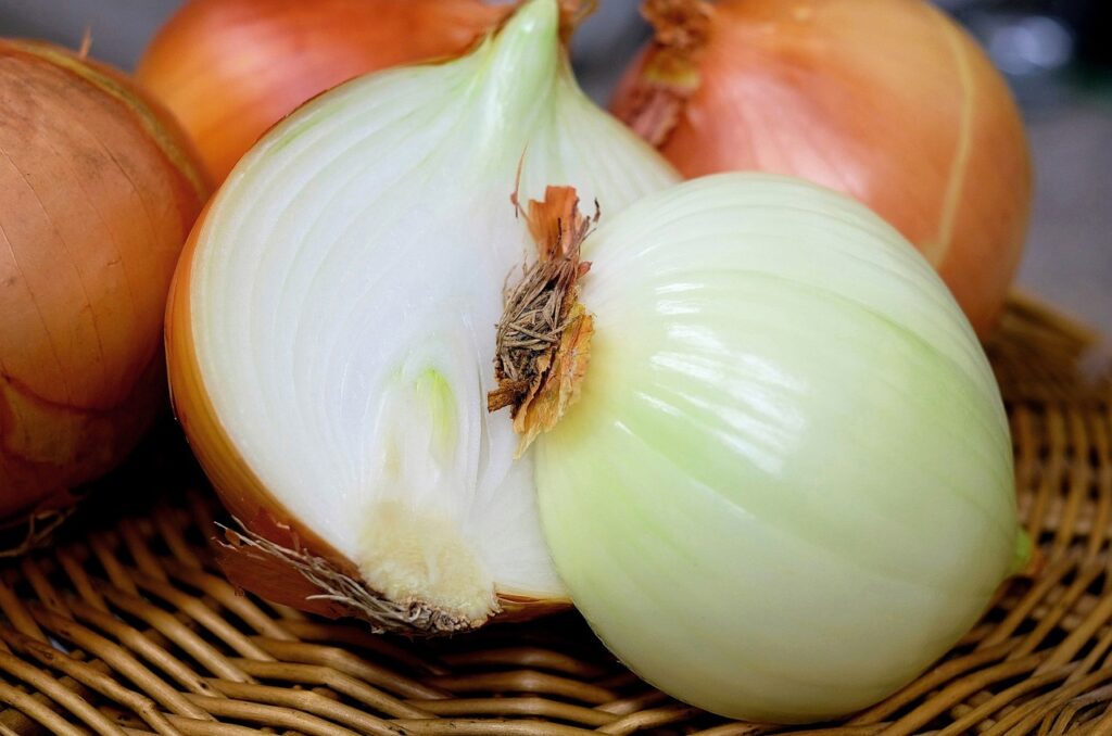 onion, half, raw-1144620.jpg